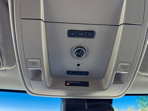 Used 2017 GMC Yukon SLT image 33