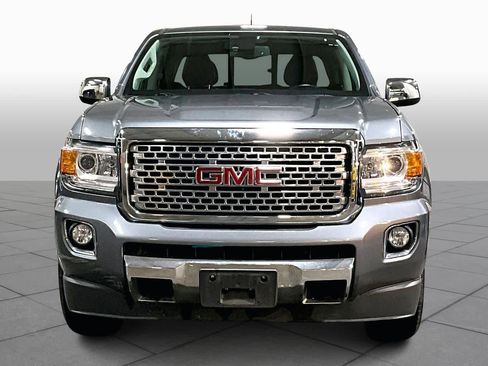 Used 2020 GMC Canyon Denali image 3