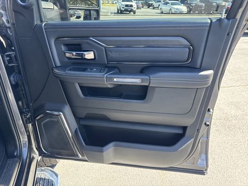 Used 2024 RAM 2500 Limited image 35