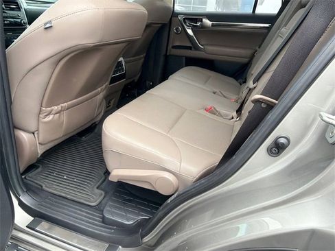Used 2023 Lexus GX 460 Premium image 21