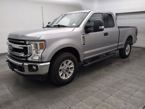 Used 2022 Ford F250 XLT w/ XLT Value Package RWD image 2