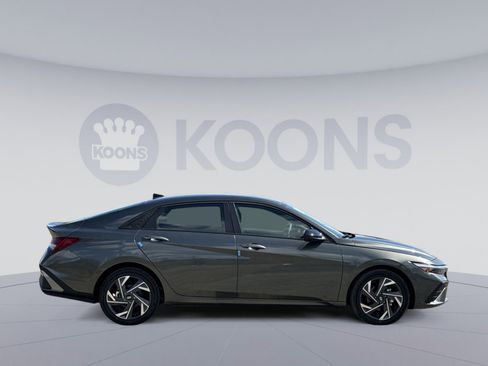 New 2025 Hyundai Elantra SEL w/ Cargo Package image 8