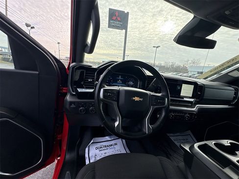 Used 2022 Chevrolet Silverado 1500 LT image 11