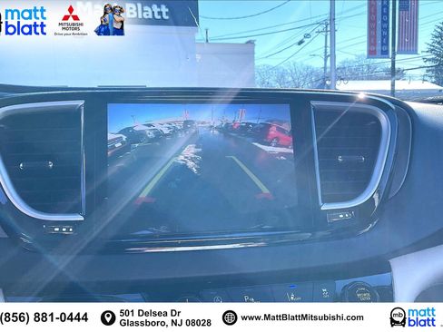 Used 2023 Chrysler Pacifica Touring-L image 23