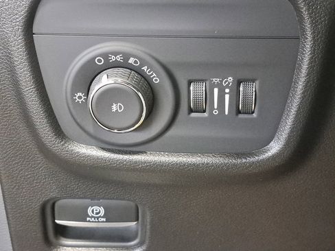 Certified 2023 Jeep Grand Cherokee Limited image 26