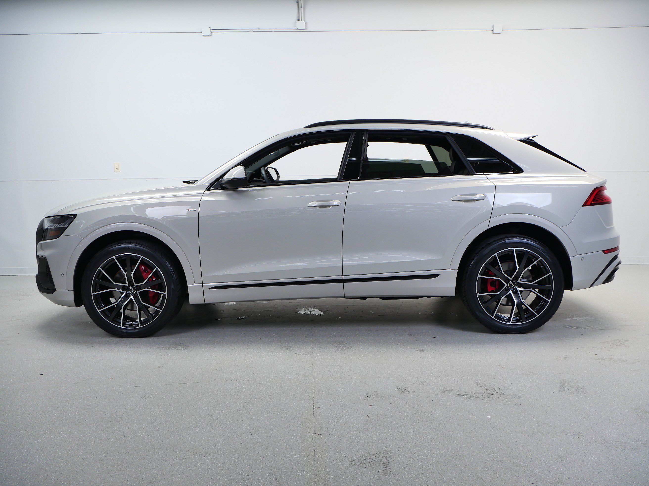 Used 2023 Audi Q8 Premium Plus w/ Premium Plus Package AWD/4WD image 12