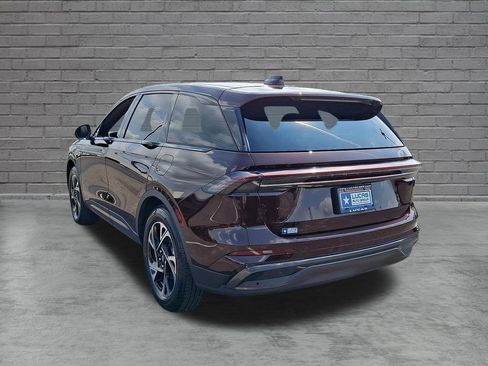 Used 2025 Lincoln Nautilus Premier w/ Equipment Group 102A AWD/4WD image 9