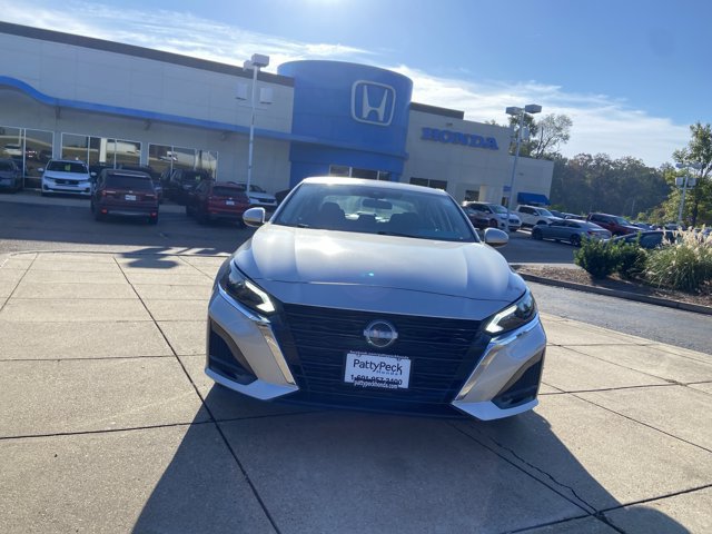 Used 2023 Nissan Altima 2.5 SV AWD/4WD image 3