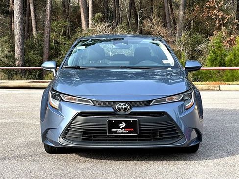 Used 2023 Toyota Corolla LE image 3