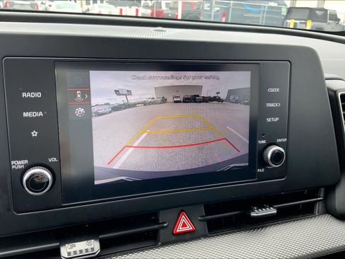 Used 2024 Kia Sportage LX FWD image 27