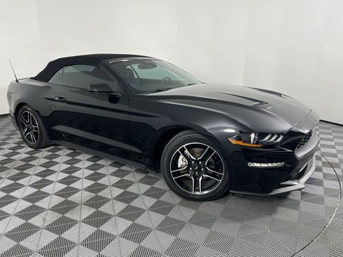 Used 2022 Ford Mustang Premium image 2