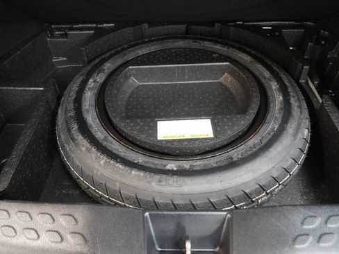 Used 2018 Toyota C-HR XLE image 23