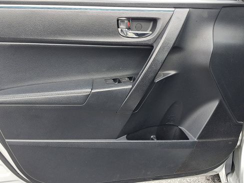 Used 2016 Toyota Corolla LE Premium image 13
