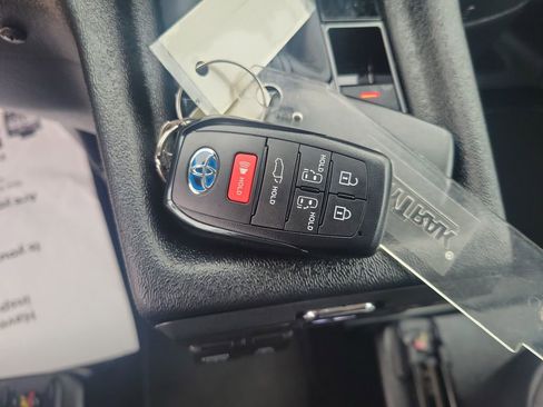 Used 2023 Toyota Sienna XLE w/ XLE Plus Package image 45