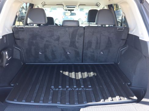 Used 2025 Nissan Rogue SV image 27