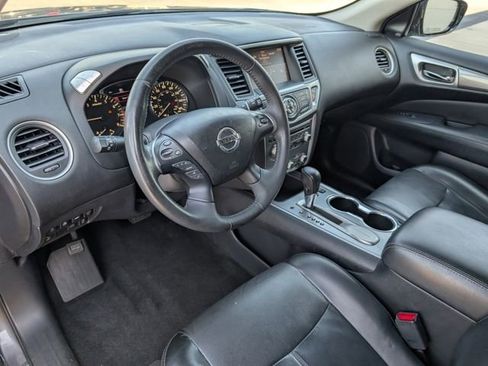 Used 2017 Nissan Pathfinder SL w/ Cargo Package image 5