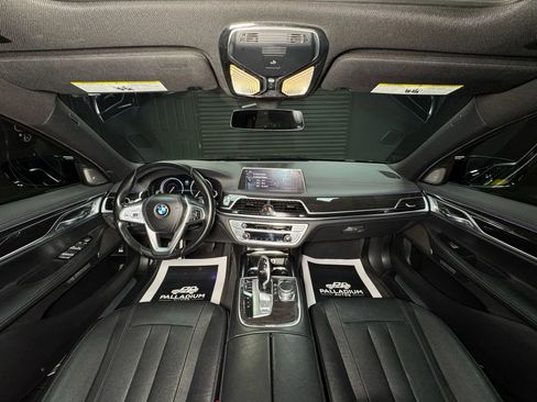 Used 2016 BMW 740i image 23