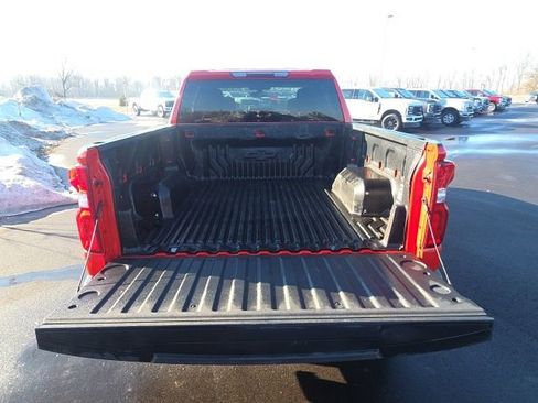 Used 2020 Chevrolet Silverado 1500 Custom w/ Custom Value Package image 4