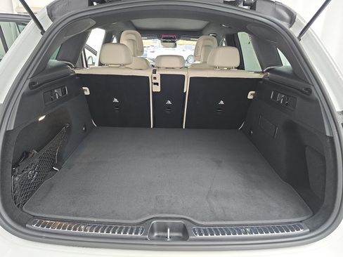 Used 2025 Mercedes-Benz GLC 300 image 12