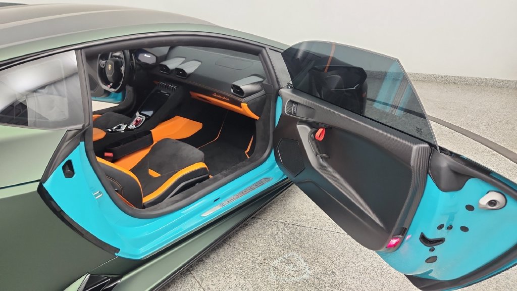 Used 2023 Lamborghini Huracan Tecnica RWD image 44