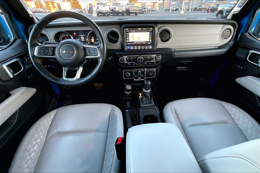 Used 2023 Jeep Wrangler Unlimited Sahara AWD/4WD image 14