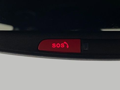 Used 2025 Jeep Compass Limited image 26