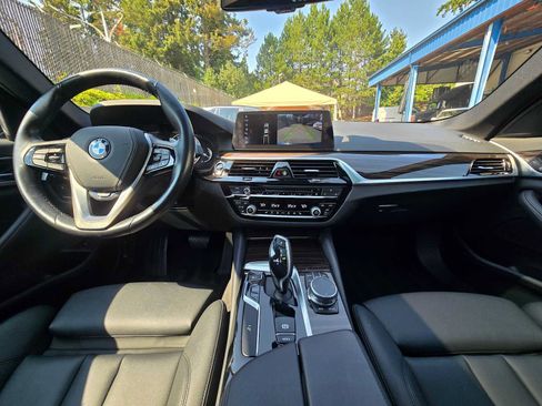 Used 2018 BMW 530i xDrive AWD/4WD image 18