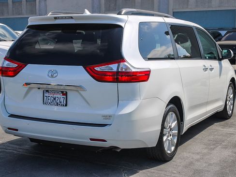 Used 2015 Toyota Sienna Limited Premium AWD/4WD image 9