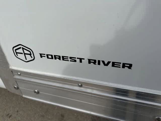 New 2025 Chevrolet Express 4500 w/ Power Convenience Package RWD image 30
