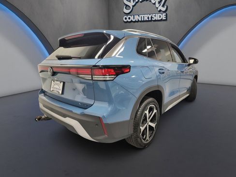 Used 2025 Volkswagen Tiguan SE image 9