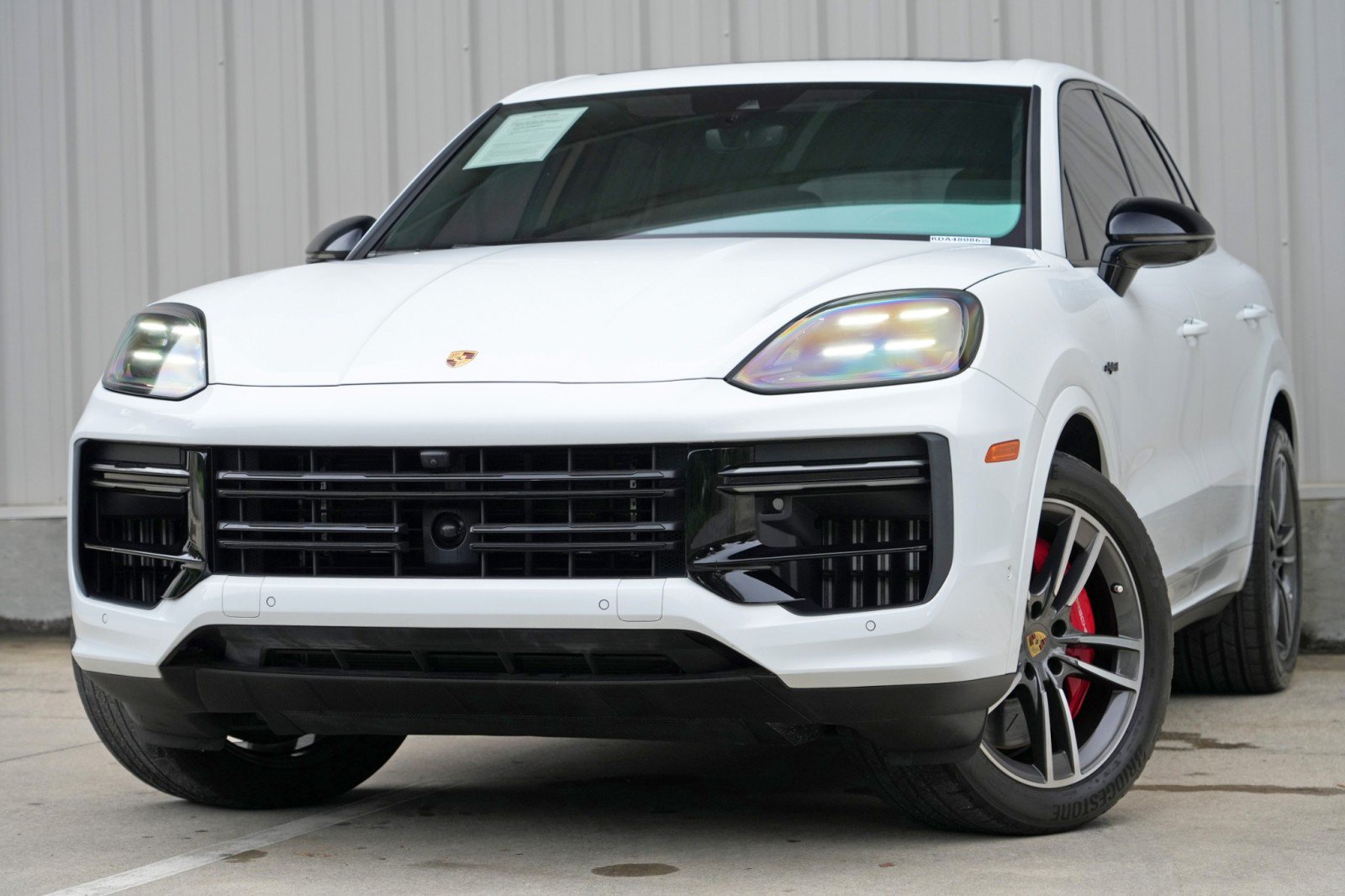 Used 2024 Porsche Cayenne Turbo AWD/4WD image 3