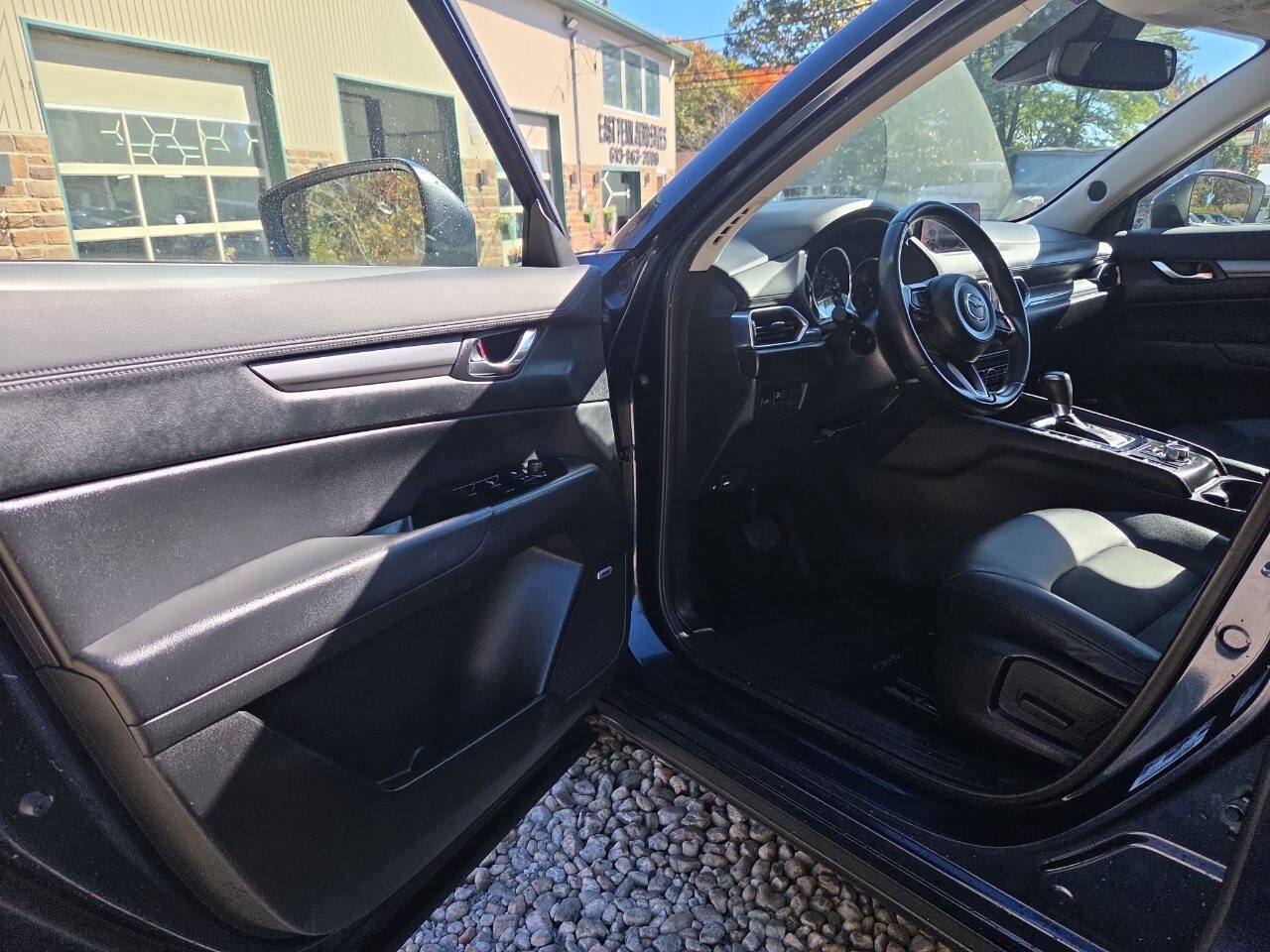 Used 2017 MAZDA CX-5 Touring w/ Preferred Equipment Package AWD/4WD image 15