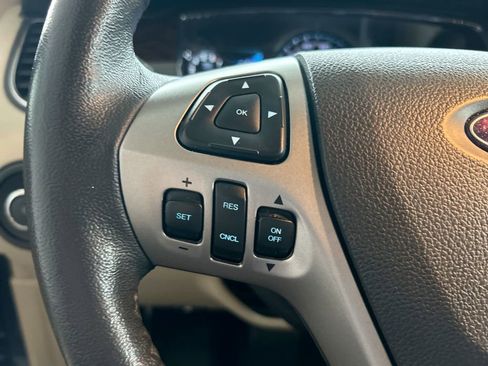 Used 2018 Ford Taurus Limited image 19