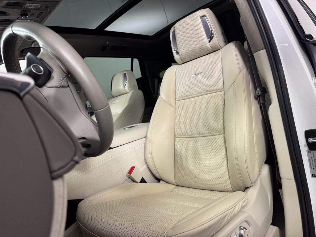 Used 2024 Cadillac Escalade Sport Platinum w/ Heavy-Duty Trailer Package AWD/4WD image 15