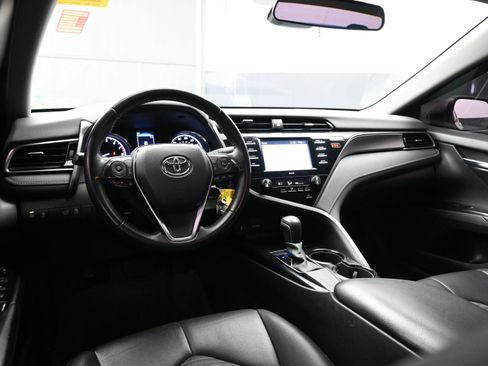 Certified 2020 Toyota Camry SE image 18