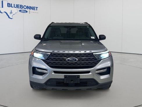 Used 2021 Ford Explorer XLT w/ Equipment Group 202A RWD image 2