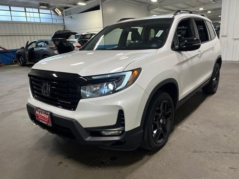 Used 2025 Honda Passport Black Edition image 7