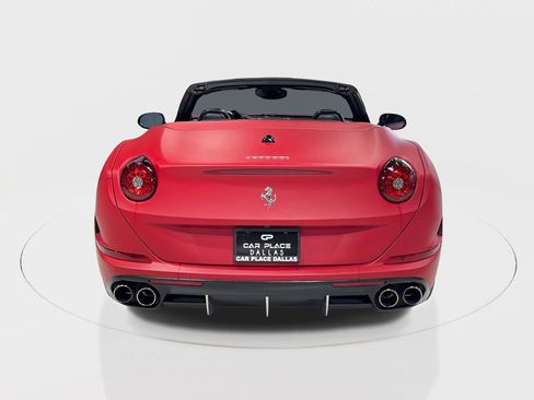 Used 2016 Ferrari California T image 8