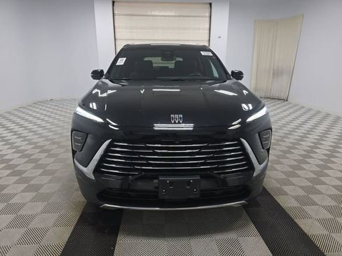 Used 2025 Buick Enclave Preferred image 2