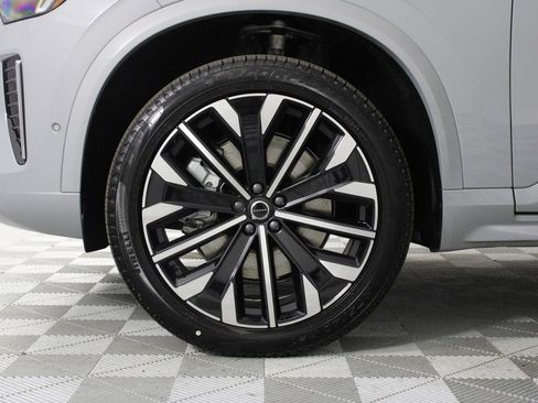 New 2026 Volvo XC90 T8 Ultra w/ Protection Package Premier AWD/4WD image 13