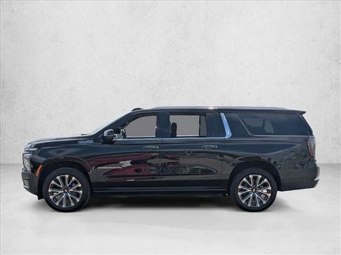 New 2026 Chevrolet Suburban High Country w/ LPO, Illumination Package RWD image 8
