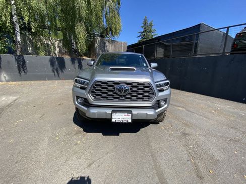 Used 2023 Toyota Tacoma TRD Sport w/ TRD Premium Sport Package AWD/4WD image 9