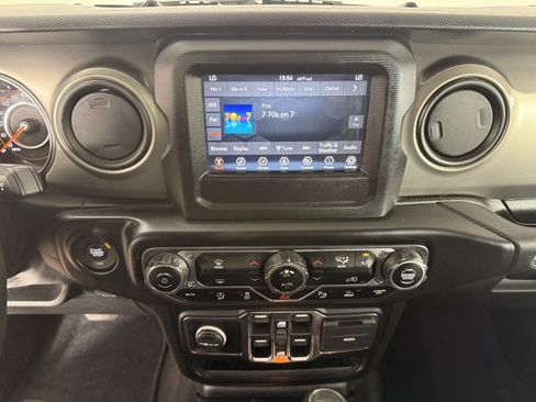 Used 2021 Jeep Gladiator Sport AWD/4WD image 18