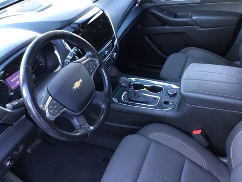 Used 2021 Chevrolet Traverse LT image 5
