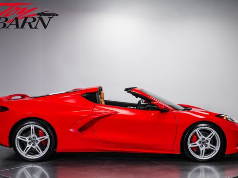 Used 2020 Chevrolet Corvette Stingray Preferred Cpe w/ 2LT Preferred Equipment Group RWD image 6