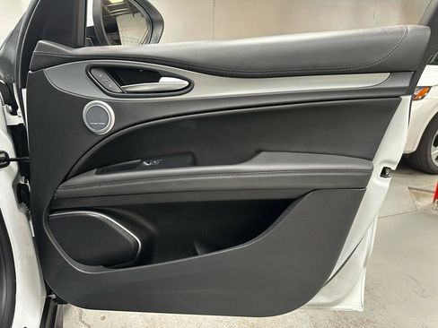 Used 2019 Alfa Romeo Stelvio Ti Sport w/ Quick Order Package 22S Sport image 8