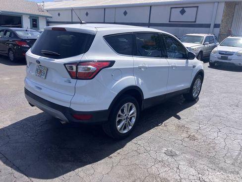 Used 2017 Ford Escape SE AWD/4WD image 14