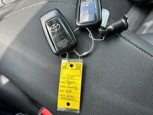 Used 2021 Toyota Camry XSE FWD image 47