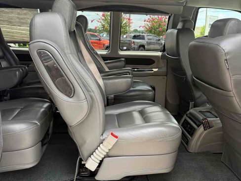 Used 2019 Chevrolet Express 2500 Extended w/ Enhanced Convenience Package RWD image 25