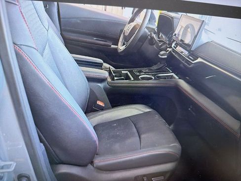 Used 2025 Toyota Sienna XSE FWD image 11